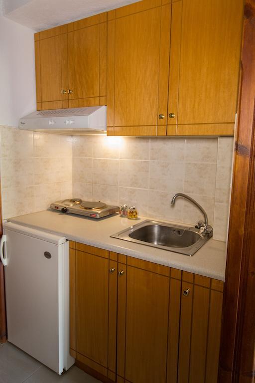 Filoxenia Studios 1 Палеохора Номер фото